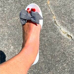 White jelly shoe with Navy and White Bow